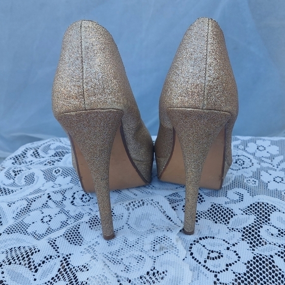 FOREVER 21 Gold Platform Heels size 7 - Picture 7 of 13